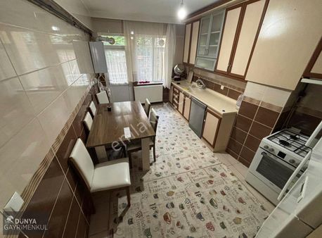 Meydan Mahallesinde Geniş Bahçeli 3+1 Ev !!