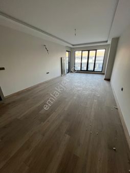 Beylikdüzü Kavaklıda Yaşam Vadısınde 3+1 150 M2 Ebeveyın Banyolu Full Sıtede Satılık Daire