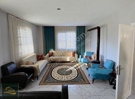 Rızık Gm'den Bahçeli Yol Üzerinde Satılık Bağ Ve Yazlık Ev