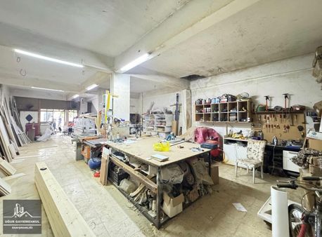 Uğur Gayrimenkul'den Şehir Merkezinde Satılık Dükkan