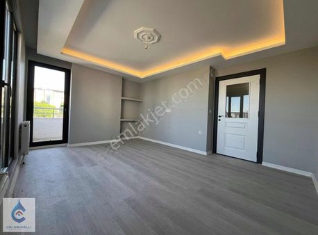 Çelebioğlu Gm'den Satılık Çayırova Emek 'de 3+1 Ara Kat Daire