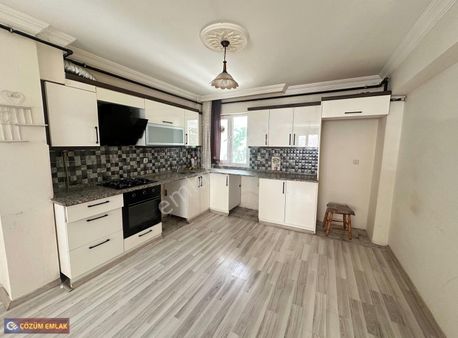 Çözüm Emlak'tan 2+1 Bahçeli 1 Mayıs Parkı Yanında Satılık Daire