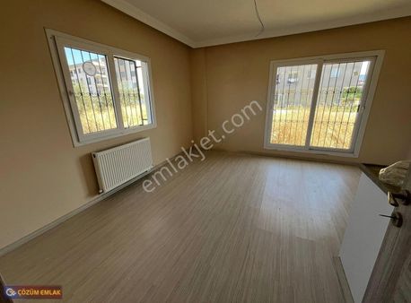 Çözüm Emlak'tan 1+1 Açık Mutfaklı Fırsat Kiralık Daire