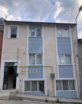 Burdur Merkez Zafer Mah.de Satılık Giriş Kat Eşyalı 1+1 Daire