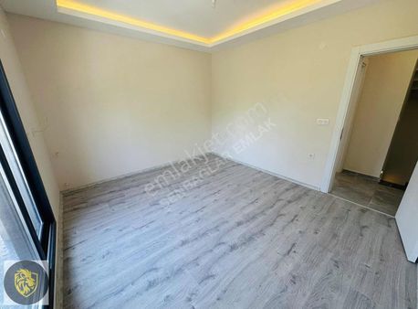 Şenbağlar'dan Denize 5 Dk Çok Geniş 4+1 Yazlık