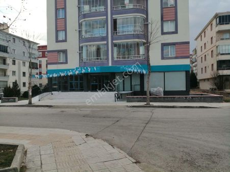 Çorum Merkezde 460m2 Kurumsal Kiracılı Depolu Dükkan