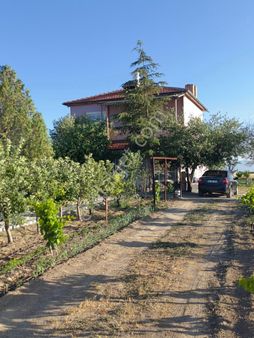 Nasreddin Emlaktan Tuzlukçu Aşağı Mahallede Satılık Müstakil Ev