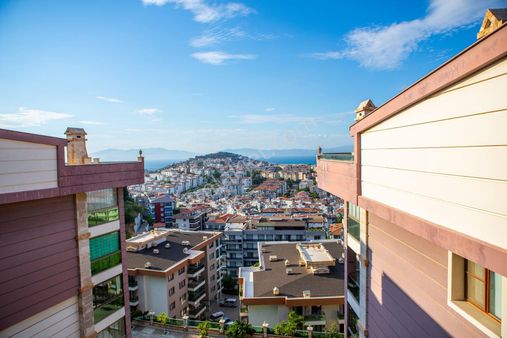 Kuşadası Kadınlar Denizi Prestige Residence'ta Deniz Manzaralı Lüks 5+1 Çatı Dubleks!