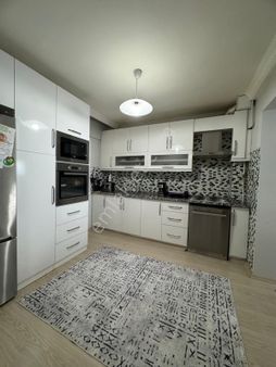 Şehrin Tam Merkezinde Belediye Karşısı Satılık 3+1 Arakat Daire