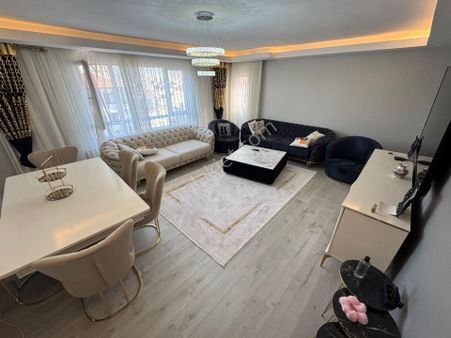 Evim Ankara'dan Yayla'da Seyitler Cadde Üzeri Manzaralı Lüx Yapılı Asansörlü Ön Cephe Geniş M2 4+2!