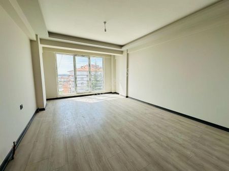 Bostancık Caddesi Yakınında Ebeveyn Banyolu Asansörlü 2+1 Ara Kat Satılık Sıfır Daire !!