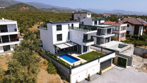 Yemyeşil Bahçeli Gizli Cennet Huzur Ve Lüksün Buluşma Noktası