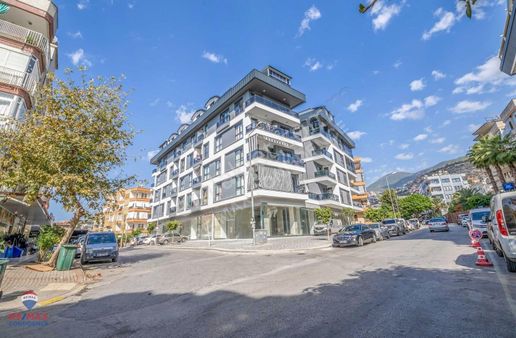 Alanya Hacet Akça Pastanesi Karşısı Satılık 200 M² Sıfır Dükkan