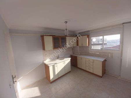 Ege Mahallesi'nde Site İçerisinde Geniş 3+1 Fırsat Daire!