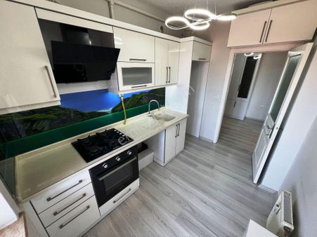 Edremit Toki Evlerinde Doğalgazlı Asansörlü Ayrı Mutfak 2+1 Daire