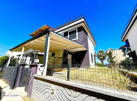 Sadece Onur Yıldırımdan Denize 2 Parsel Full Manzaralı 3+1 Villa