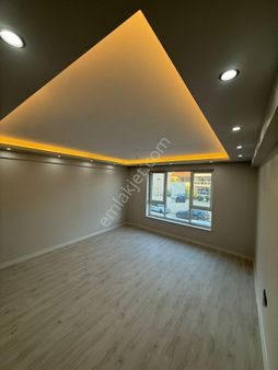 Zafer Mahallesinde 3+1 Ebeveyn Banyolu Satılık Daire