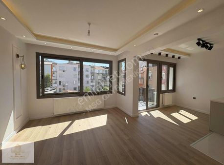 -msg'den İnönü Cadde Yakınında Ferah Önü Açık Lüks 3+1 Daire-