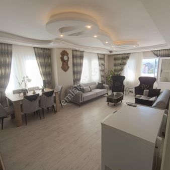 Ergünden Havuzlu Site İçerisinde Ferah Geniş 3+1 Daire