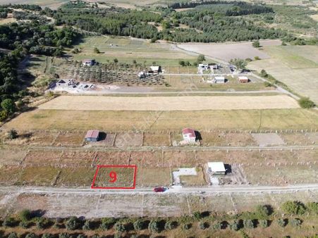 Değirmendere Köyünde; Elektrik/su Alt Yapısı Hazır - Tel Örgüsü Çekili Oturuma Hazır Satılık Bahçe