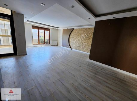 Atatürk Mahallesi Muhteşem Konum Lüks 5+1 Dubleks Satılık Daire