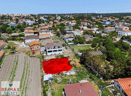 Remax Ozan Tandoğan^dan 500 M2 Silivri-beycilerde Arsa