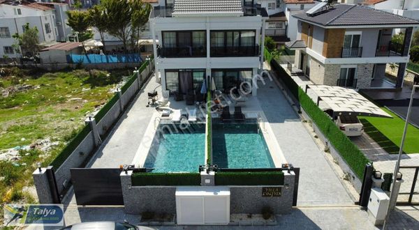 Kadriye'de 4+1 Müstakil Havuzlu Korunaklı Villa