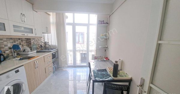 Fatih Kocamustafapaşada Satılık Masrafsız Temiz Kullanışlı Daire