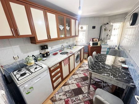 Cihandan Karahöyük Caddesi Üzerinde Masrafsız Fırsat Satılık 2+1