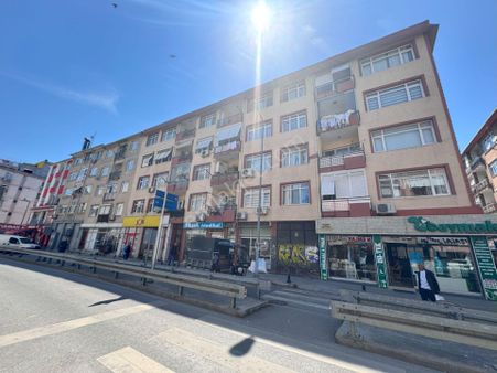 Pendik Merkez Her Yere Yakın Satılık İçi Yapılı 3+1 Arakat Daire