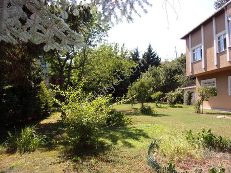 Tarabya Üstü Kireçburnu Mahalesinde 4+1 Kiralık Bahçe Katı Daire.