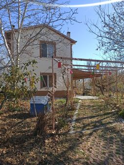 Halkapınarda 142 Ada 15 Parselde 9 Evlek Bahçe Ve 2 Katlı Ev