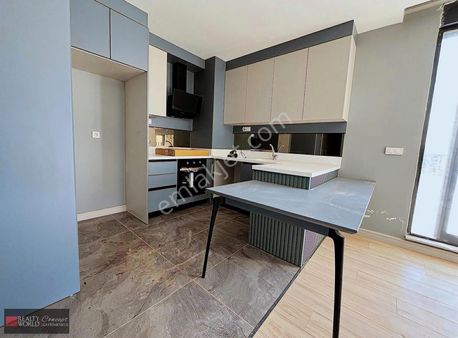 60 M2 Teras + 45 M2 Daire Toplam 115 M2 Lik 1+1