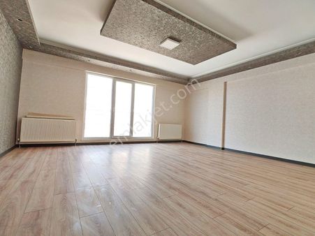 Çambaşı Cad Mevlana Okulun Arkası Giyinme Odalı Ortakat Yapılı Daire