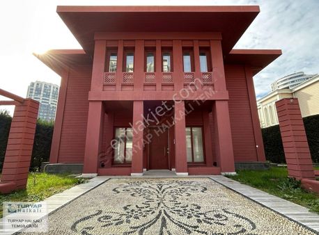 Atakent Bosphorus City'de Suya Sıfır Satılık Müstakil Yalı