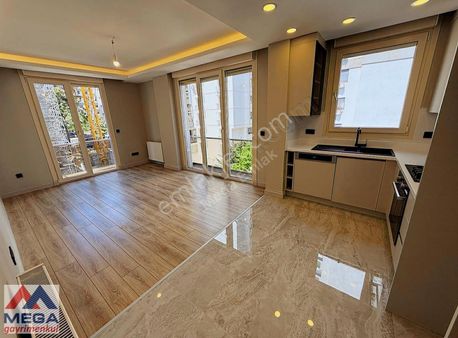 Mega Gayrimenkul'den Suadiye'de Satılık 2+1 Daire