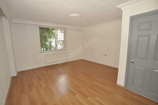 Site'de Otoparklı Metrobüsün Dibinde Körodasız 100m² 2+1 Satılık Giriş Kat