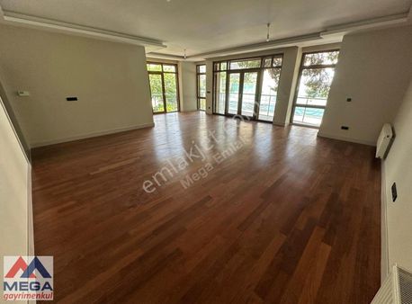 Suadiye Bağdat Caddesine 5.binada Balkonlu 200m² Net 4+1 Boş