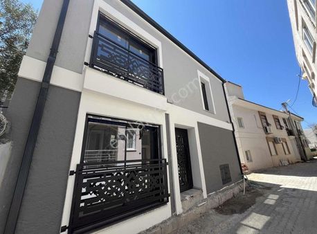 Yiğit Gayrimenkulden Çeşme Marinada Satılık Sıfır 1+1