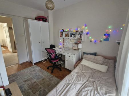 Yıldıztepede Büyük Site Alanı Olan Ara Kat Dairemiz Satılıktır