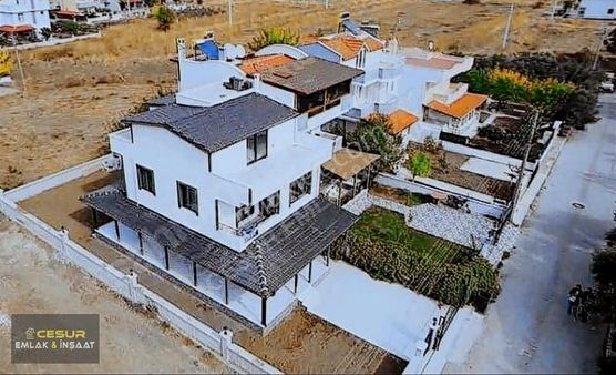 Dikili Gülkent Sitesinde 4+1 Triplex Muhteşem Villa
