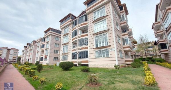 Yenikent Mahallesi Senem Balcı Sitesi Satılık 5+1 Geniş Bakımlı Daire