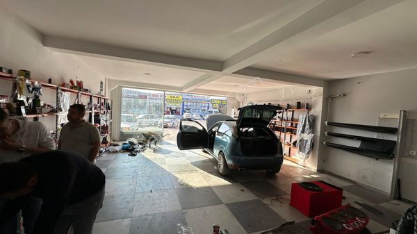 Yeni Sanayide 300 Metre Satılık Dükkan