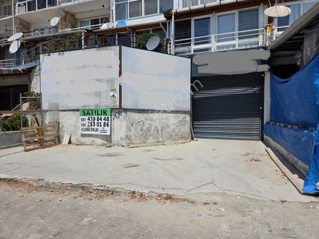 Haydar Emlaktan Yenicede E-5 E Cepheli Çok Amaçlı Kullanıma Uygundur.