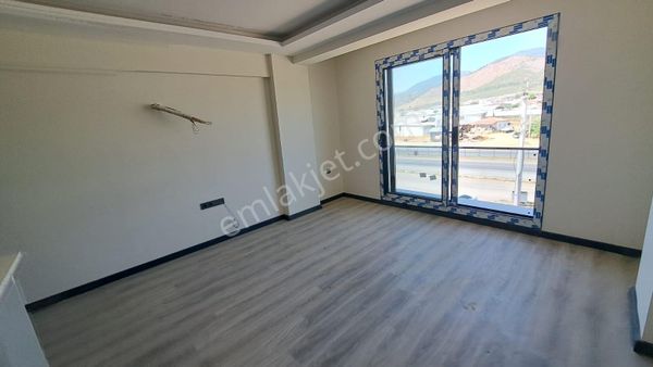 Stop’tan Çevre Yolunda Asansörlü Satılık 2+1 Dubleks Daire