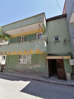 Yeşilyurt Mahallesinde 2 Katlı Müstakil Binada 2+1 / 110m2 2 Dairelik Bina 4.300.000 Tl
