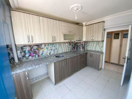 Etimesgut İstasyon Caddesi Üzerinde Satılık 3+1 Konut