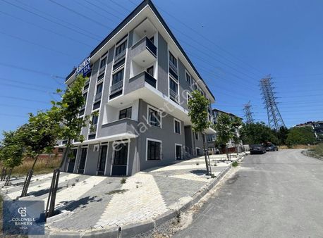 Hadımköyde Merkezi Konumda Komple Satılık 10 Daireli Yeni Bina