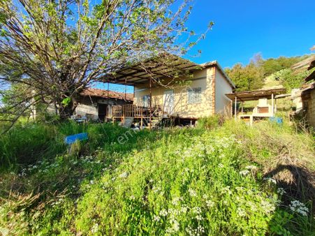 Antalya Yolüzeri Kargır Ve Prefabrik Olan Nitelik Kargırev 374m2