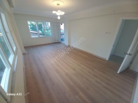 Işıkhan Emlak'tan Akçay Merkezde Denize 70m Mesafede Satılık 3+1 Daire